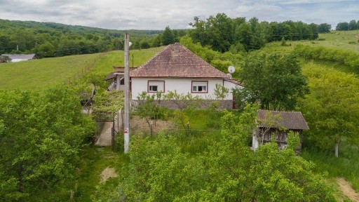 Casă cu 4 camere de vânzare in Racos, judetul Brasov