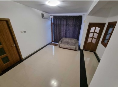 Casa imobil central si curte de inchiriat