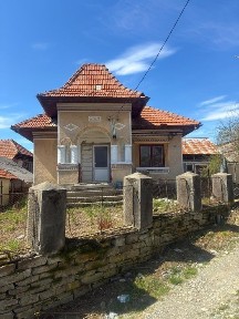 Casă de vânzare - Zona Malu Cu Flori,Jud Dambovita