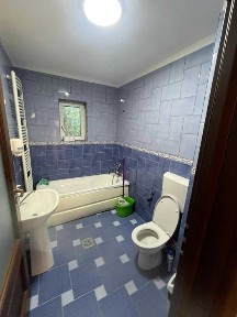 Inchiriez casa de locuit/sediu firma -4 Camere +Garaj cart A, Muresanu