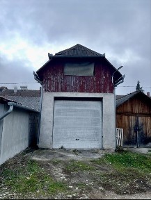 Clădire P+1 - 96 mp | Zonă centrală Ștei | Ideal investiție