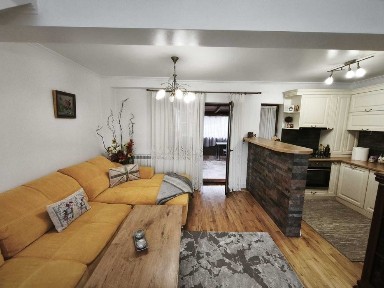 Proprietar | Casă P+1+Pod, Ipotești - 84mp + Terasă 25mp total 109mp | Parchet bambus | 2 parcari | Teren 103mp |