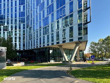 Spațiu de birou frumos proiectat pentru 5 persoană în Spaces Campus 6