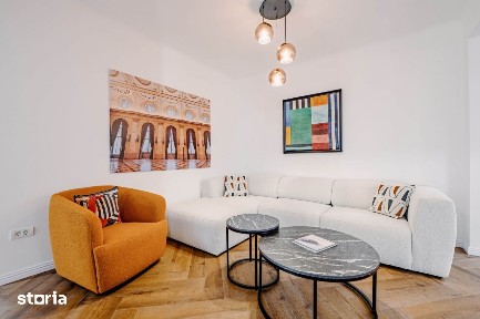 Unicat in Blocul Florentin: 3 camere, 2 bai, renovat integral cu desig