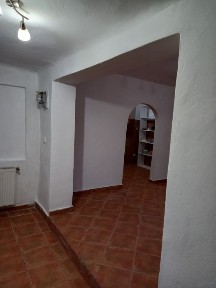 Ofer spre inchiriere 3 camere ap. la casa