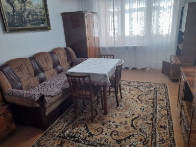 Inchiriez apartament cu 3 camere