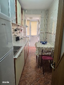 Basarabia intersectie Campia Libertatii, bloc 4 etaje, parcul Petrascu