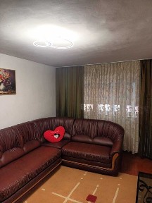 Inchiriem apartament 2 camere B-dul.1 Mai-Sara,Centrala,AC,etj.1 liber