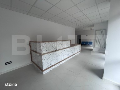 Spatiu comercial, 439 mp, pretabil clinica medicala, vad stradal