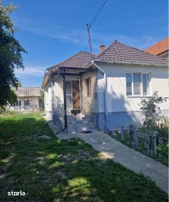 Casa cu teren in Uriu - renovata, curte, gradina si teren arabil
