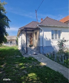 Casa cu teren in Uriu - renovata, curte, gradina si teren arabil