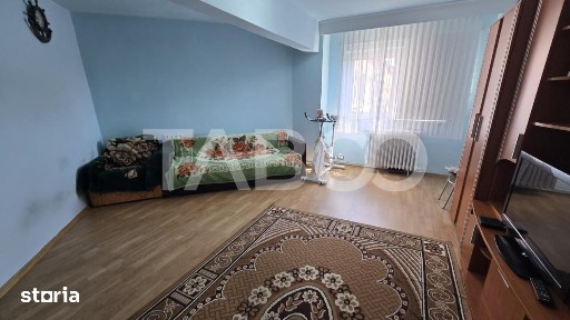 Apartament de vanzare 2 camere decomandate in zona Parcului din Strand