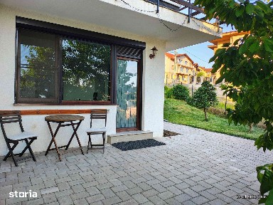 Apartament la casa cu intrare separată cu parcare