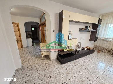 Apartament 3 Camere Zona Piața Unirii 83 mp | Bloc Tip Vilă cu Parcare