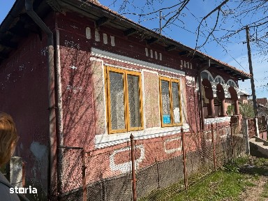 Casă bătrânească cu teren, sat Firești, comuna Bunești, jud. Vâlcea