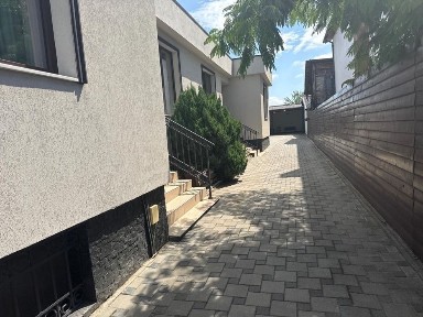 Ofer spre inchiriere casa dulplex