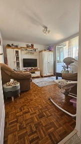 Direct proprietar Apartament 4 camere - aproape de centru,într-o zonă