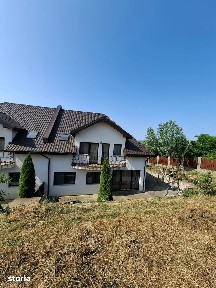Casă tip duplex de vânzare Zona Bucium la doar 1 km de Plopii Fără Soț