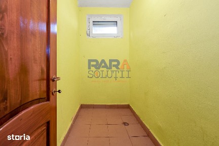 Apartament cu 3 camere, două băi, 77 mp