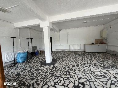 Spatiu comercial Mioveni, 200 mp, liber