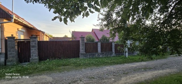 Casă familială Micfalău