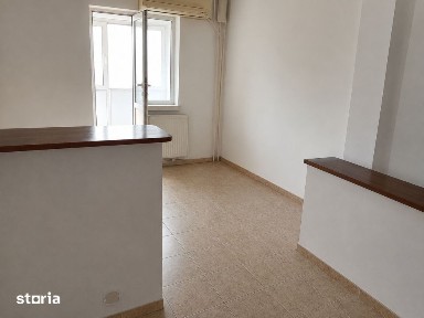 Apartament 3 camere, cartier Rovine