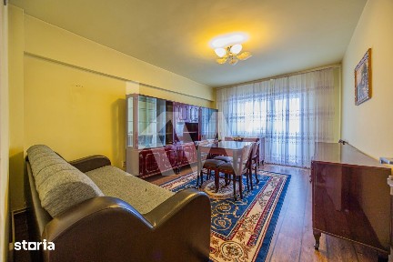 Vanzare apartament cu 2 camere, 2 balcoane, decomandat - zona Tractor