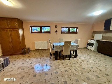 Apartament spatios 75 mp, mobilat, zona Florilor