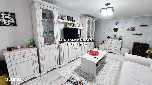Apartament 4 camere, zona Scolii 16