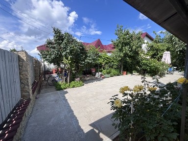 Casa spatioasa in Odaia Manolache