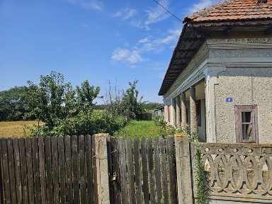 Teren intravilan 5.721 mp cu casă și anexă | Deschidere 52,6 m | Asfalt la poartă | Frumoasa, Teleorman