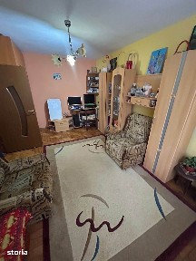 De vanzare apartament cu 2 camere, decomandat, balcon, zona Smirodava