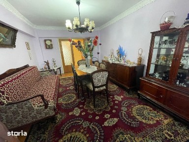 - Apartament 3 camere Calarasilor, suprafata totala 73mp