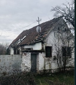Casa judetul Arad langa Ineu sat Rapsig
