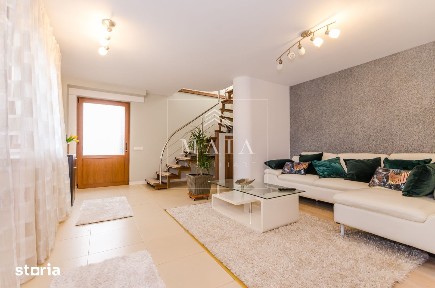 Casa 3 camere, 2 nivele, corp separat, 2 bai, terasa, zona Lupeni