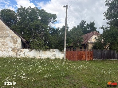 Casa traditionala cu potential de restaurare, teren 499 mp - Carpinis