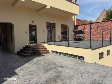 Spatiu comercial, Ultracentral