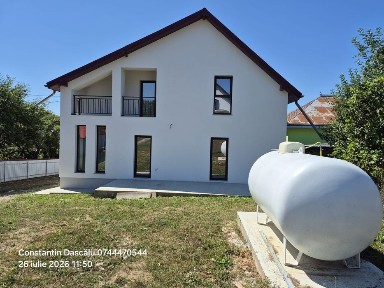 Vând casă P+M în Hudum BOTOSANI, lângă peco Cristal, acces privat