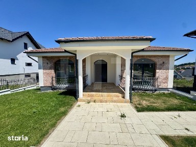 Vand casa moderna, singur in curte, Corunca, zona Penny