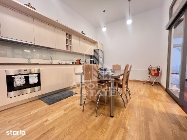 Apartament cu 5 camere, etajul 1, Piata Unirii