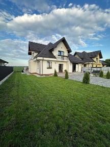 Casa construita noua in zona linistita