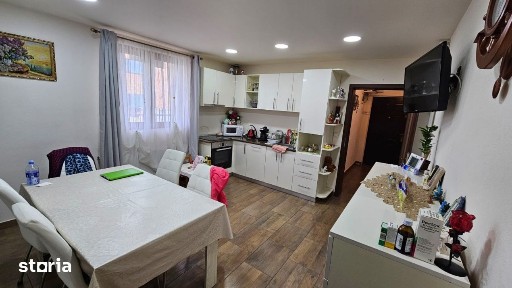 Casa cu Mansarda, Garaj si Curte Amenajata - Tautii M