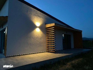 Proprietar vând casă în Săsar