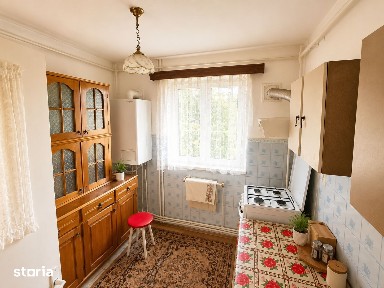 Apartament 3 camere decomandat 61 mp utili Parter Banca Națională -