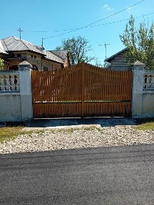 CASǍ MOBILATǍ, GATA DE LOCUIT| 1.400 mp TEREN | Garaj, beci, vie | Toate utilitățile |- GHIRDOVENI, DÂMBOVIȚA