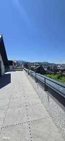Ap. 3 camere, terasa de 90mp, intabulat.