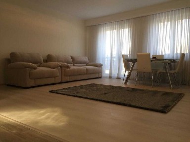 Inchiriez apartament 3 camere in Primaverii - Jean Monnet