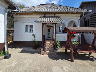 Vind gospodărie in Stănești com Corbi județul Argeș