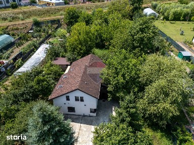 Casă P+M cu 6 camere de vânzare strada Calea Moldovei