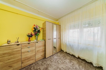 Subcetate, Arad